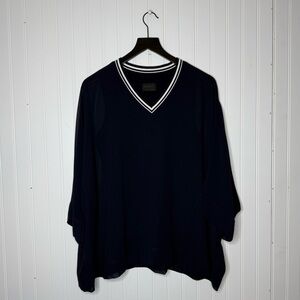 Q Neel Nordic Design V neck Tunic Top Size 10